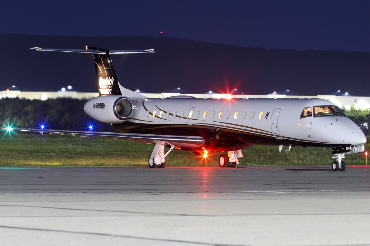 Full size: PRIVATE Embraer ERJ145 N509RH at Avoca Wilkes-Barre/Scranton International Airport