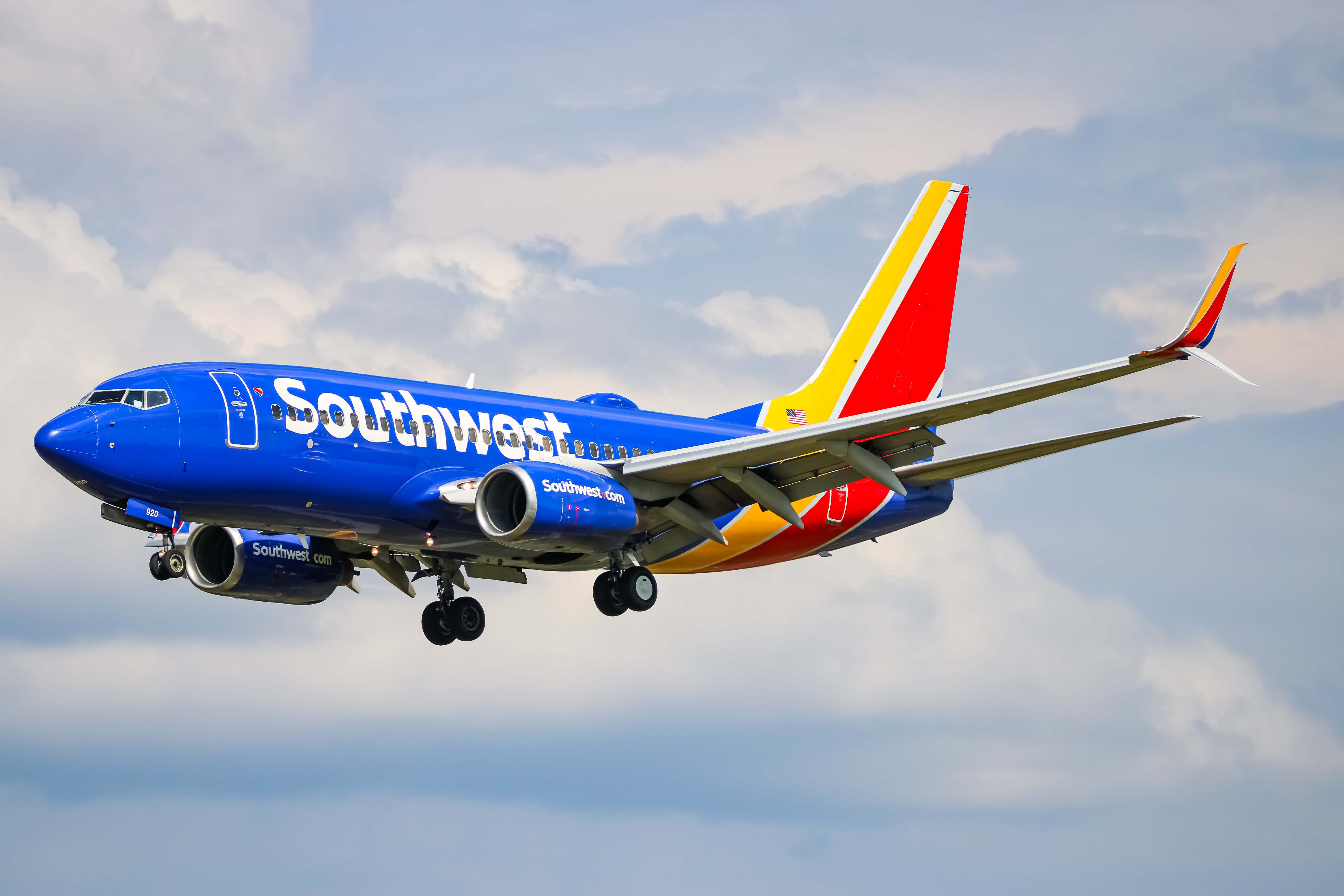 Full size: Southwest Airlines Boeing 737-700 N920WN at Baltimore/Washington International Thurgood Marshall Airport