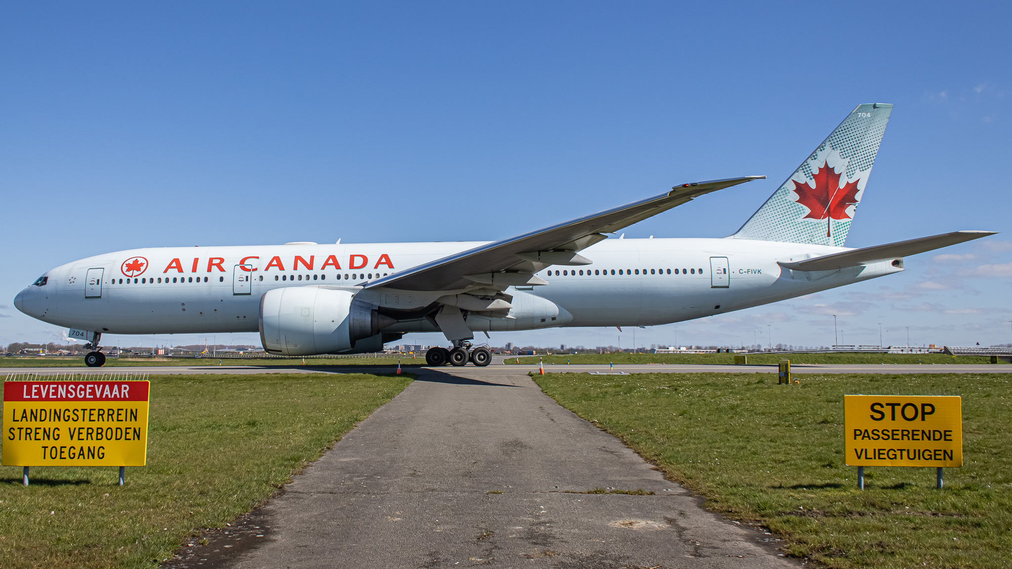 Full size: Air Canada Boeing 777-200LR C-FIVK at Amsterdam Schiphol Airport