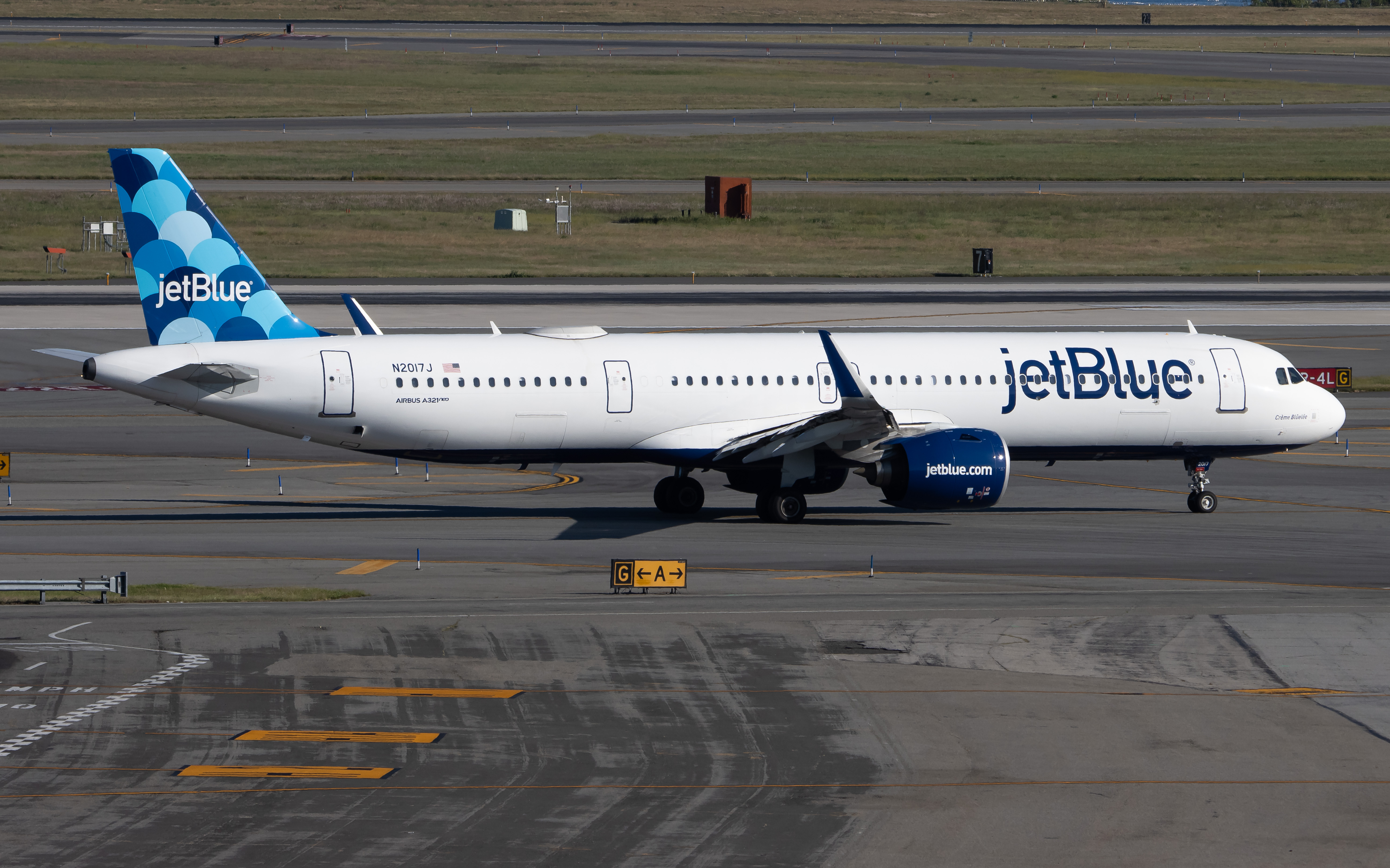 Full size: JetBlue Airways Airbus A321NEO N2017J at John F. Kennedy International Airport