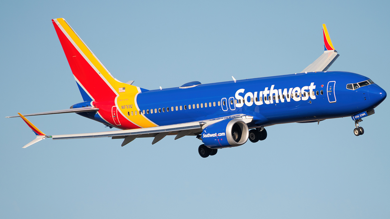 Full size: Southwest Airlines Boeing 737 MAX 8 N8769Q at Ronald Reagan National Airport