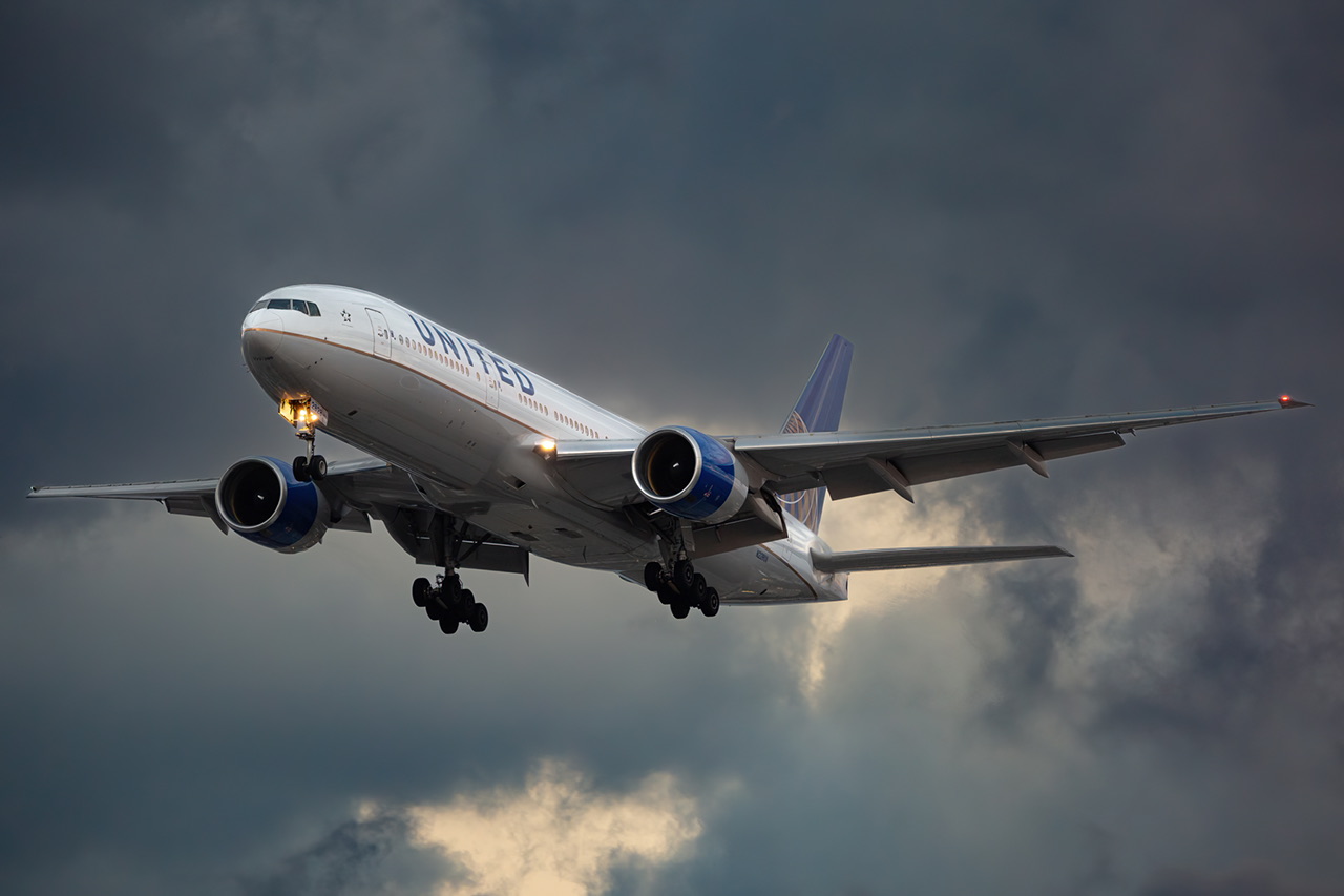 Full size: United Airlines Boeing 777-200 N228UA at Baltimore/Washington International Thurgood Marshall Airport