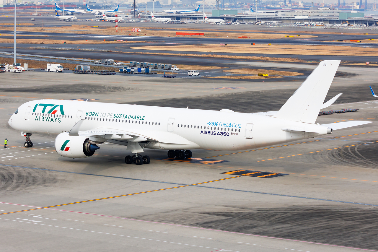 Full size: ITA Airways Airbus A350-900 EI-IFD at Tokyo-Haneda Airport