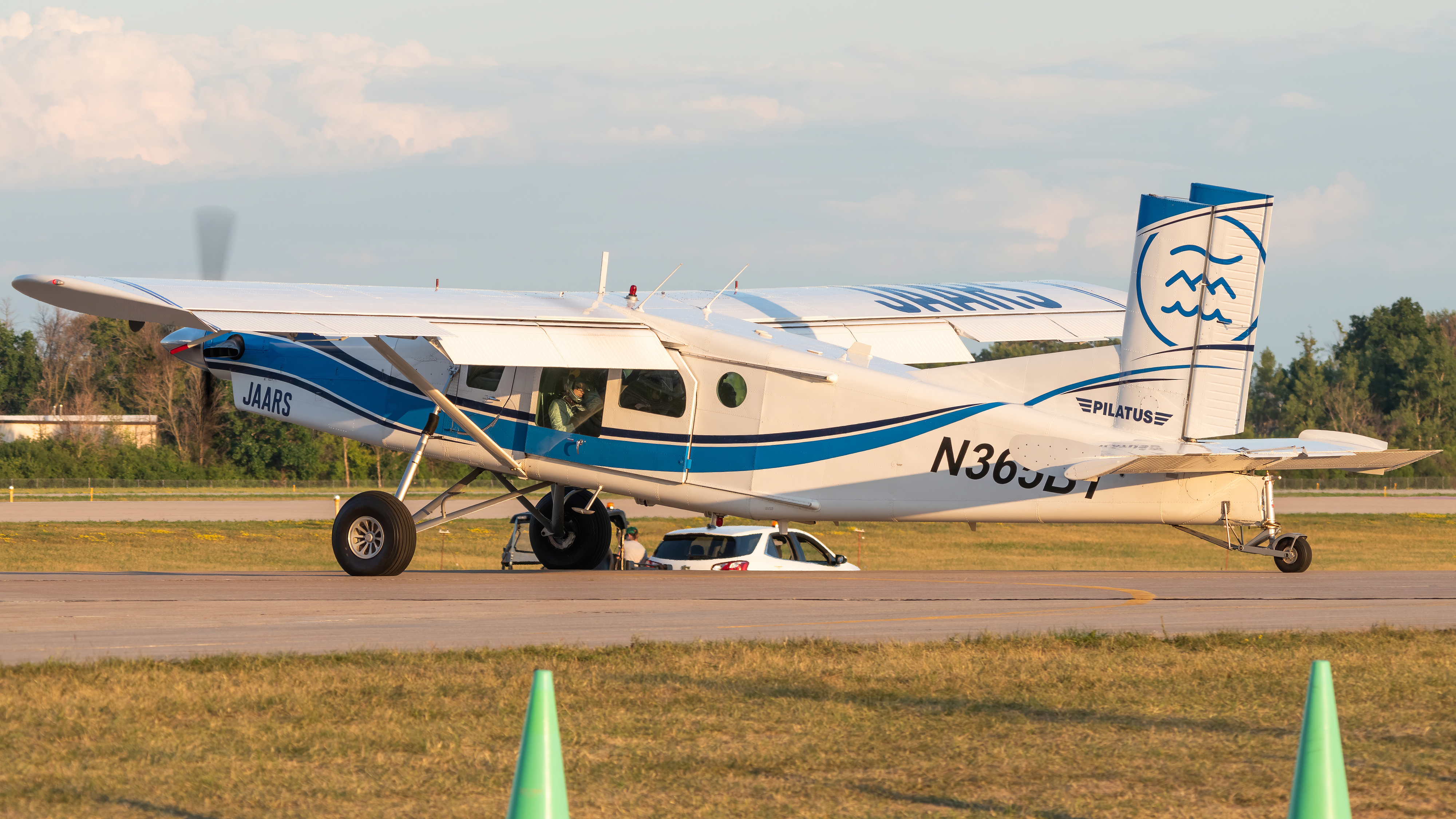 Full size: JAARS Pilatus PC-6 Porter N365BT at Wittman Regional Airport