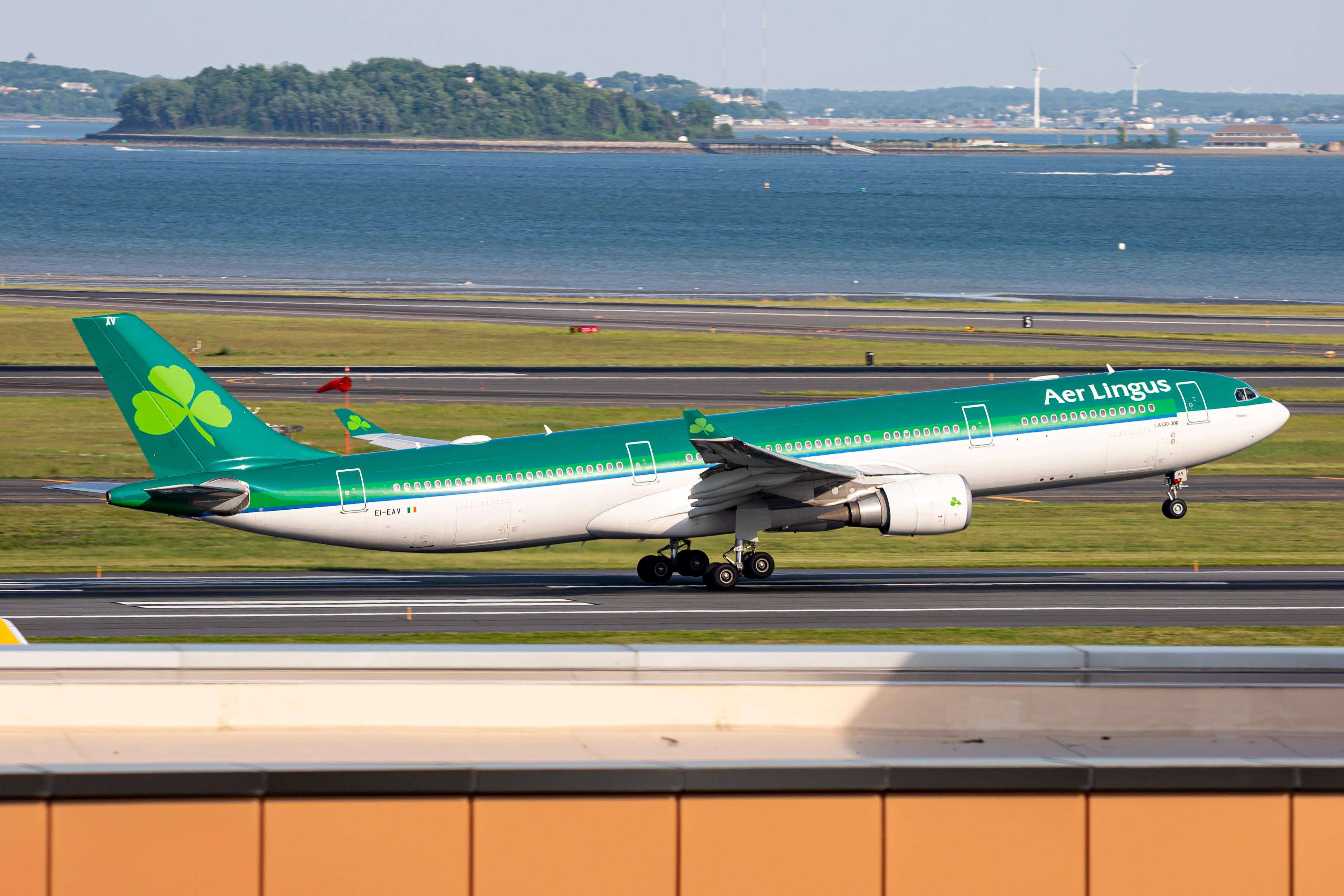 Full size: Aer Lingus Airbus A330-300 EI-EAV at General Edward Lawrence Logan International Airport
