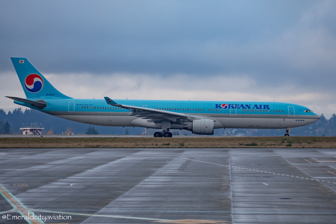 Full size: Korean Air Airbus A330-300 HL-8027 at Seattle-Tacoma International Airport