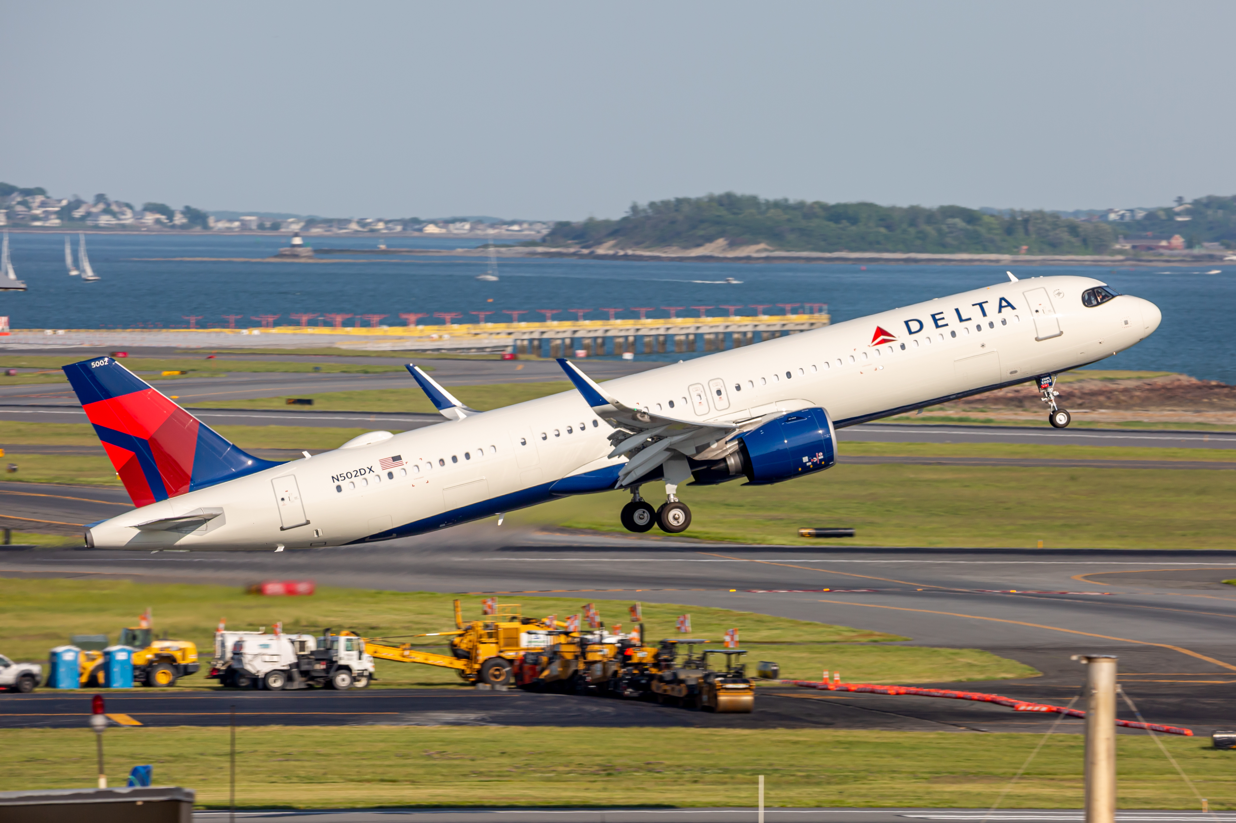 Full size: Delta Airlines Airbus A321NEO N502DX at General Edward Lawrence Logan International Airport