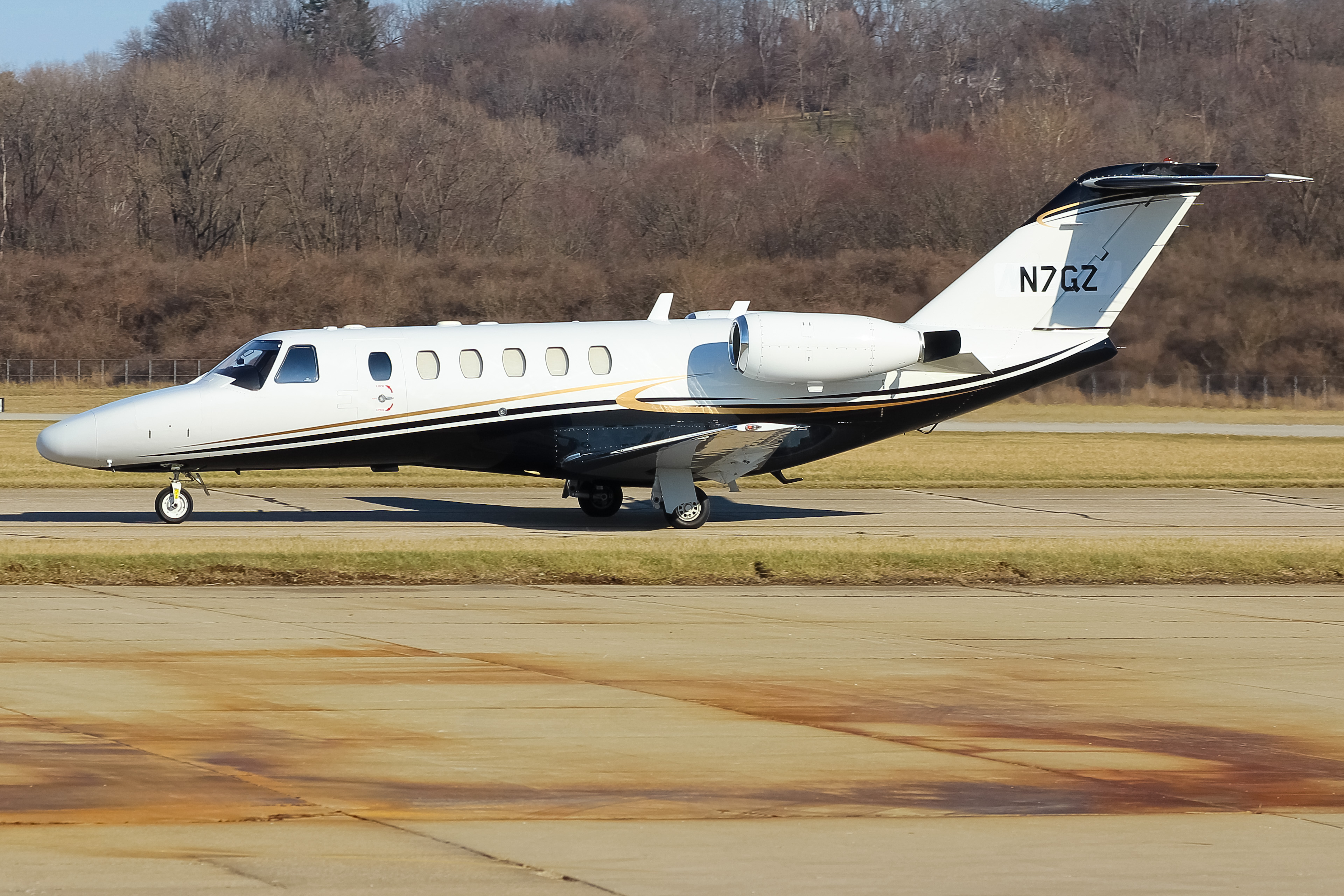 Full size: Lift Time LLC Cessna Citation CJ2 N7GZ at Cincinnati Municipal Airport/Lunken Field