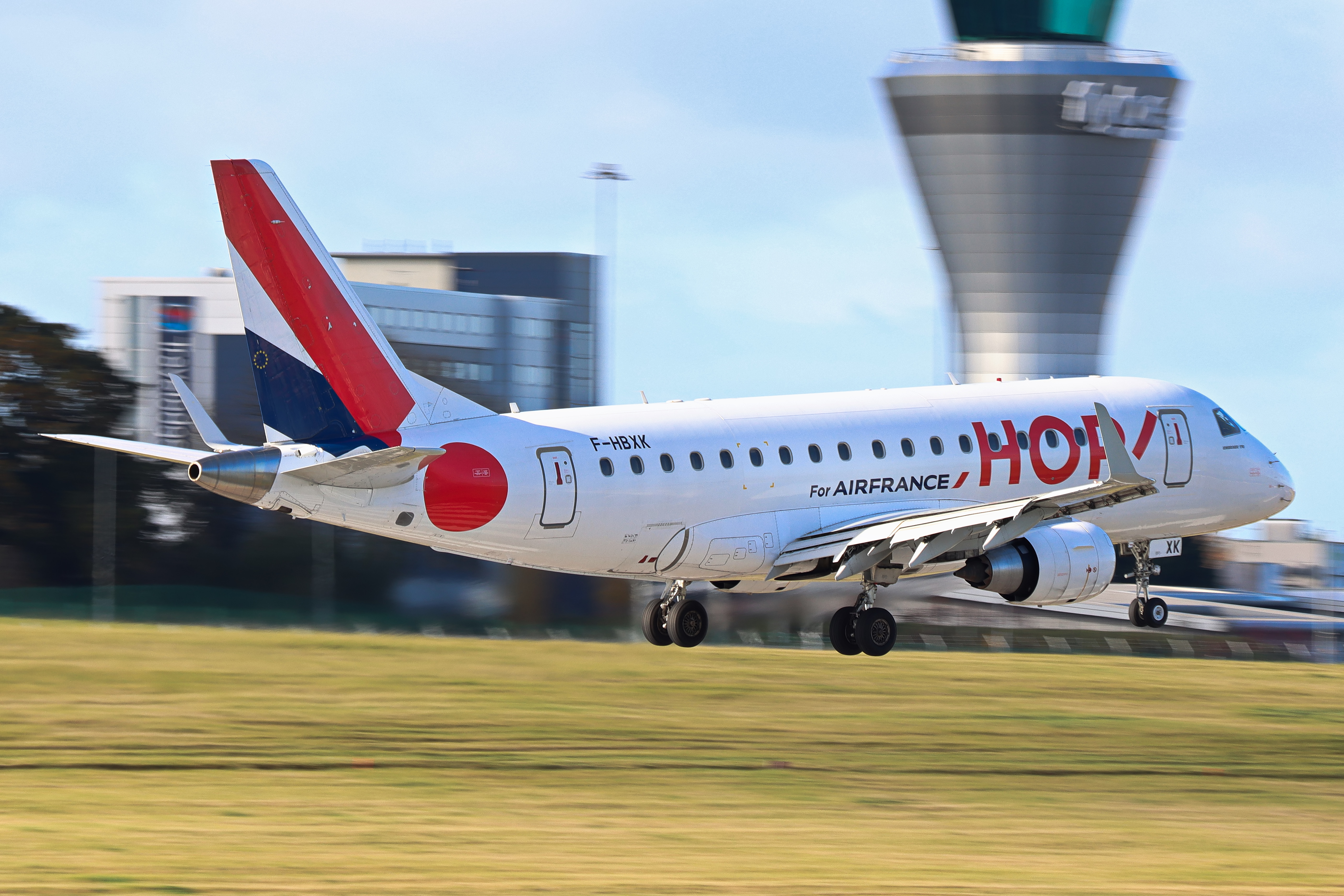 Full size: HOP! Embraer ERJ170 F-HBXK at Birmingham Airport