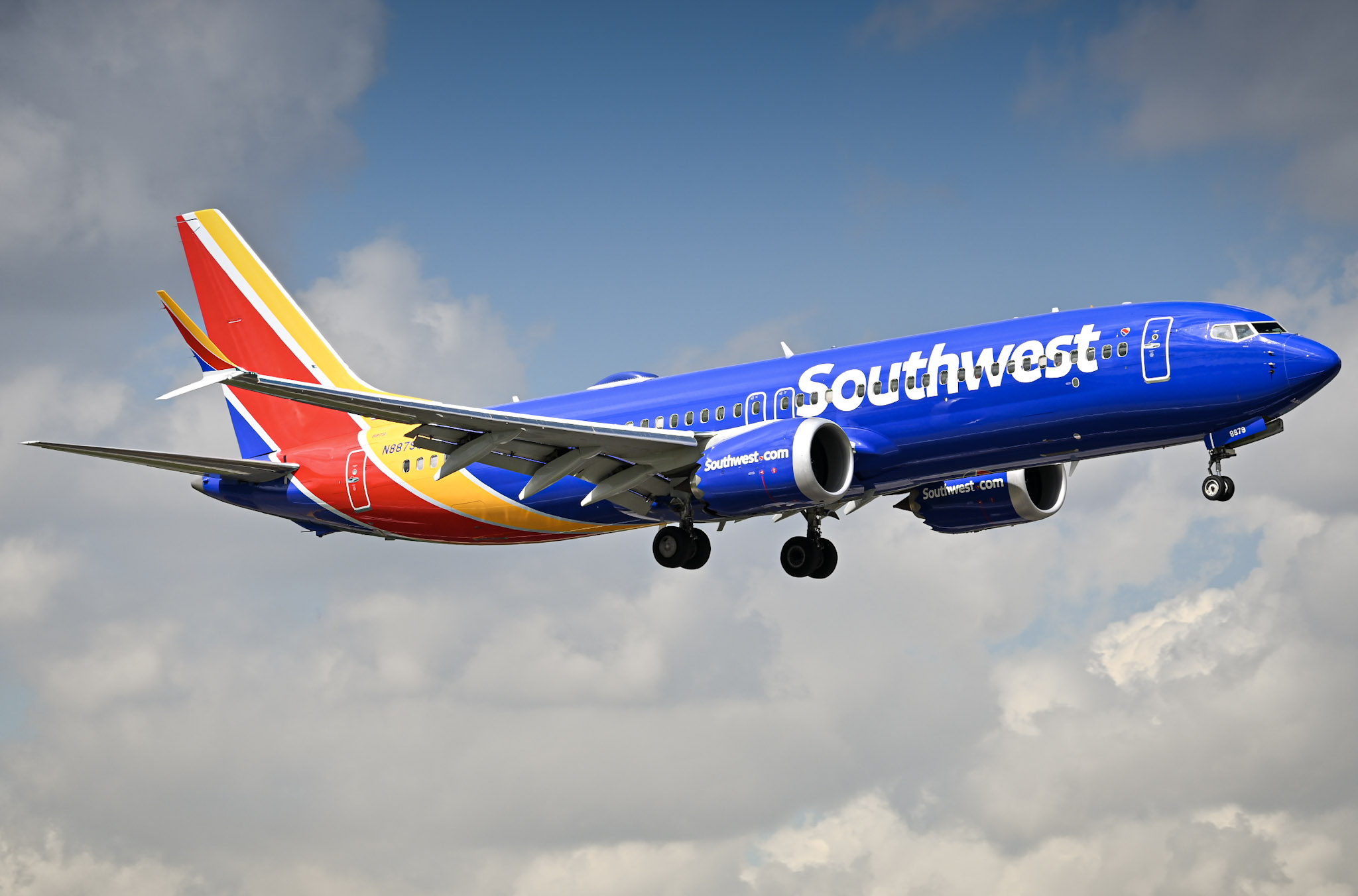Full size: Southwest Airlines Boeing 737 MAX 8 N8879Q at Miami International Airport