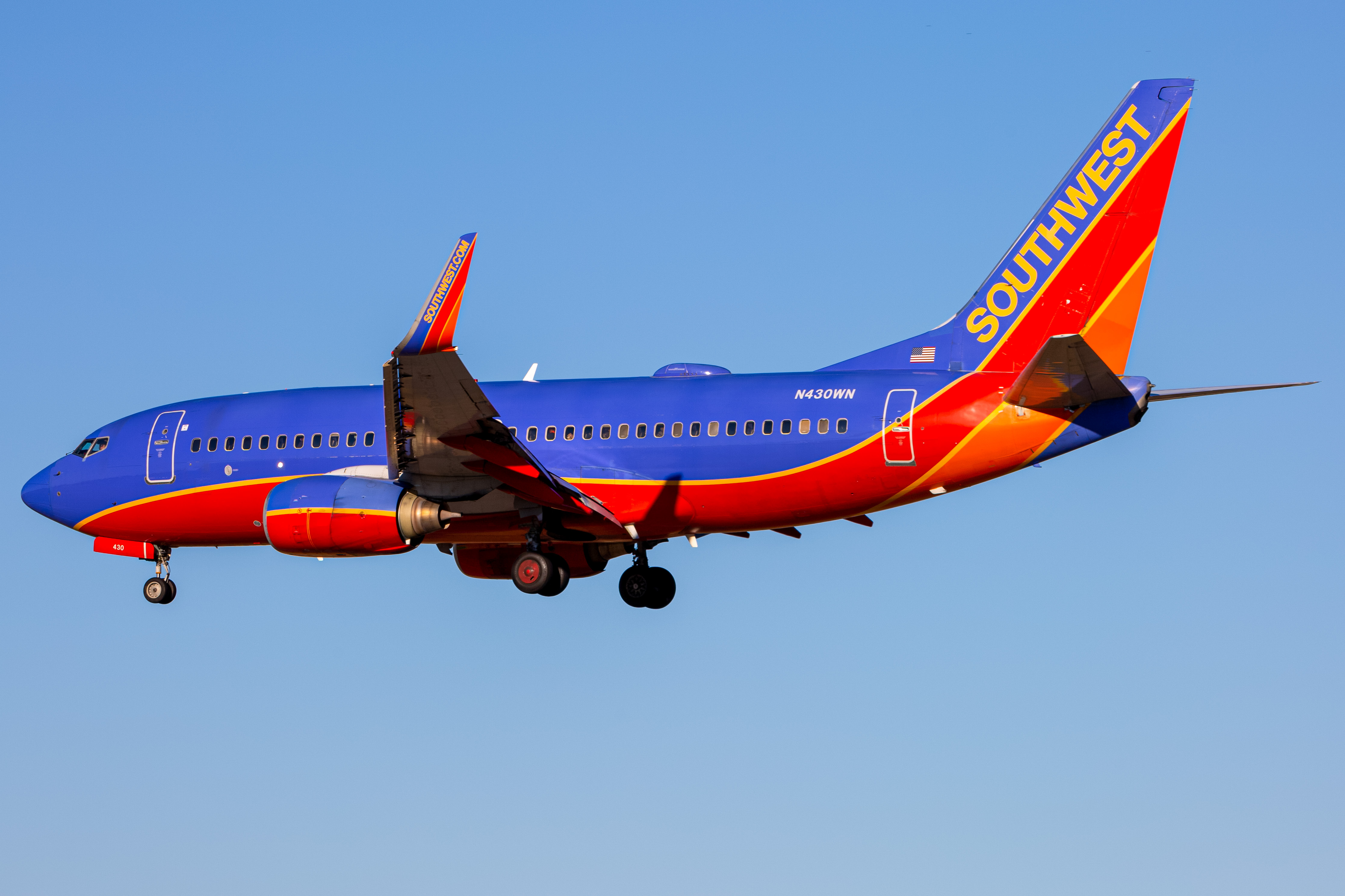 Full size: Southwest Airlines Boeing 737-700 N430WN at Baltimore/Washington International Thurgood Marshall Airport