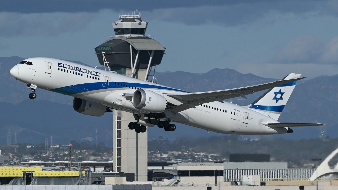 Full size: El Al Boeing 787-9 4X-EDA at Los Angeles International Airport
