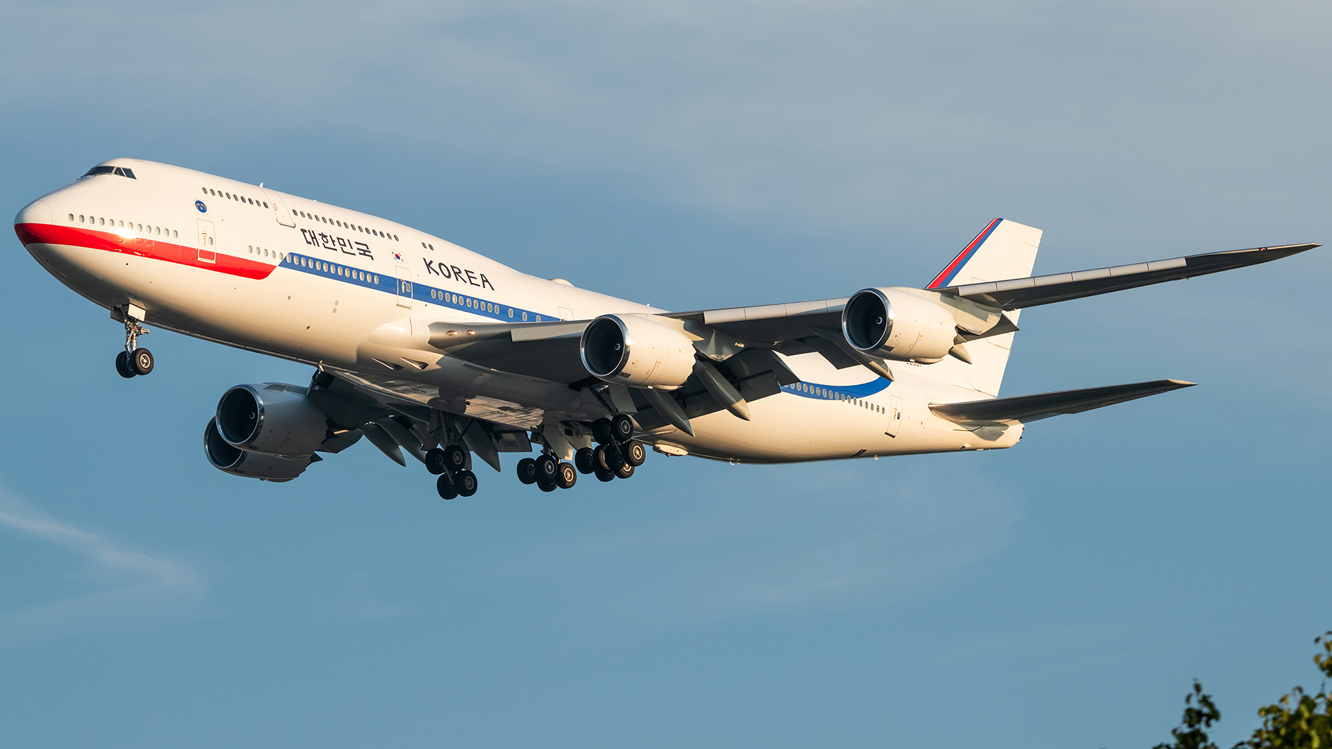 Full size: Republic of Korea Air Force Boeing 747-8i 22001 at Joint Base Andrews