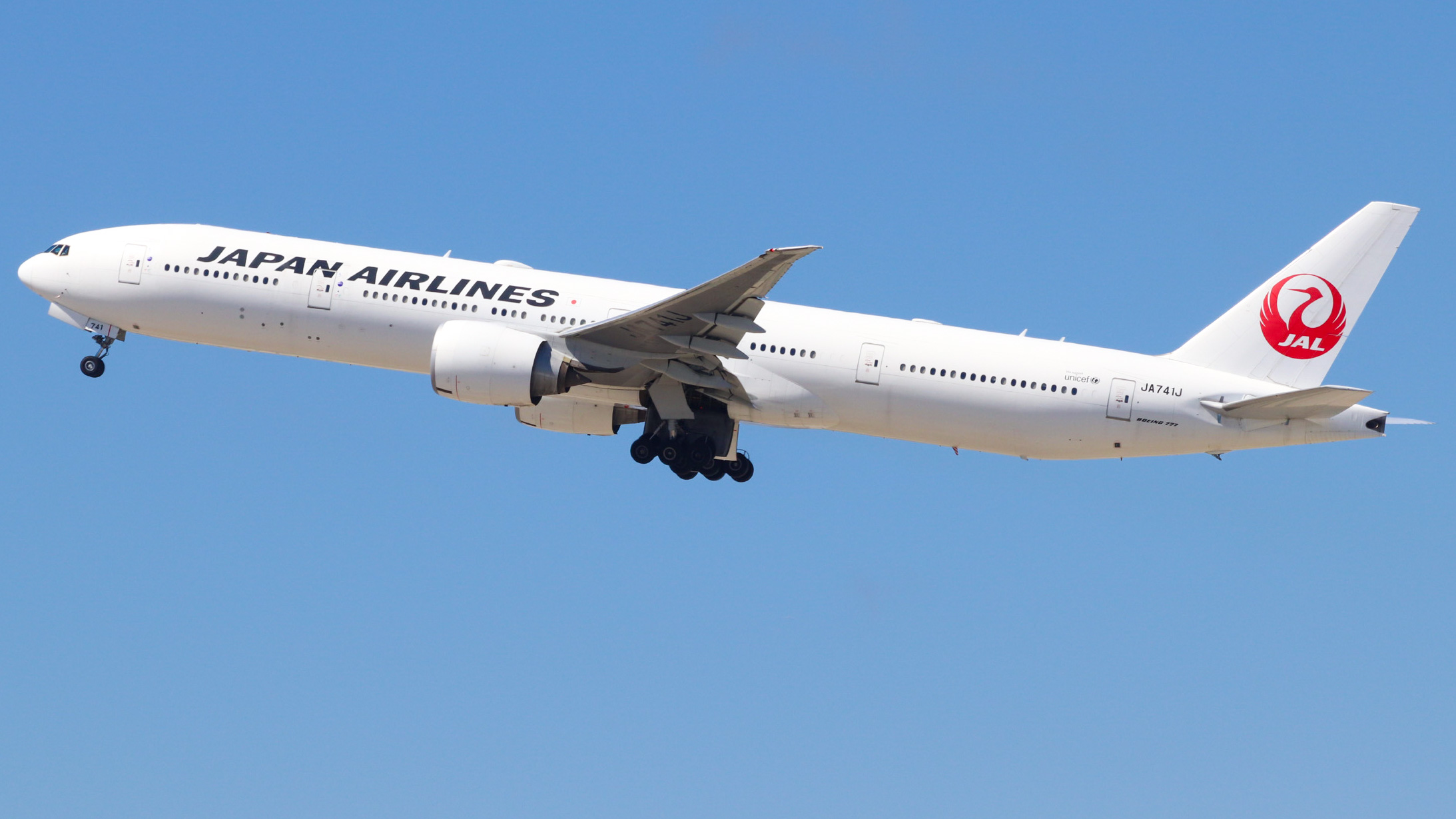 Full size: Japan Airlines Boeing 777-300ER JA741J at Los Angeles International Airport