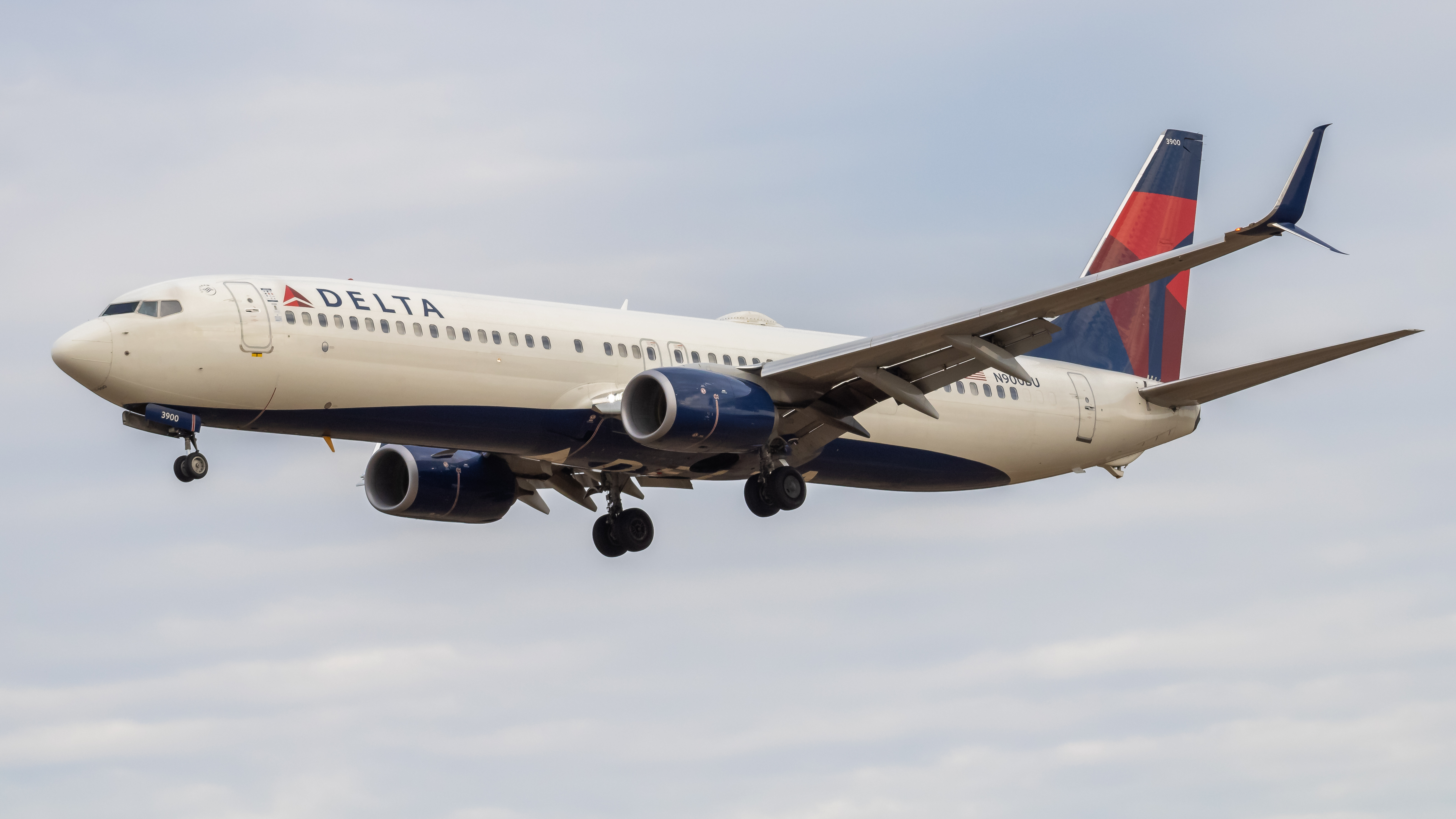 Full size: Delta Airlines Boeing 737-900ER N900DU at Baltimore/Washington International Thurgood Marshall Airport