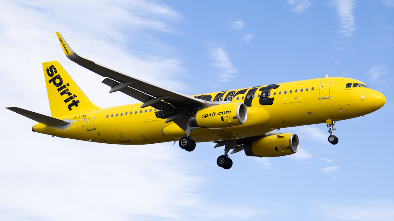 Full size: Spirit Airlines Airbus A320 N694NK at Tampa International Airport