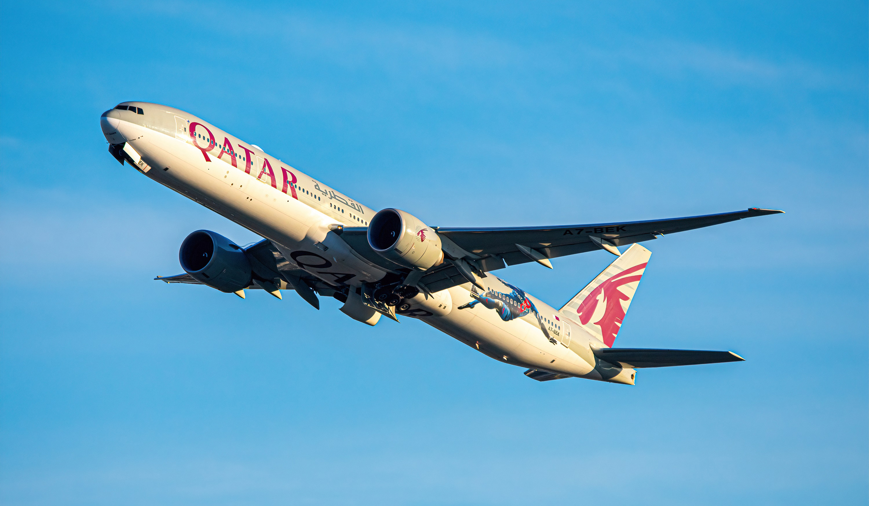 Full size: Qatar Airways Boeing 777-300ER A7-BEK at Seattle-Tacoma International Airport