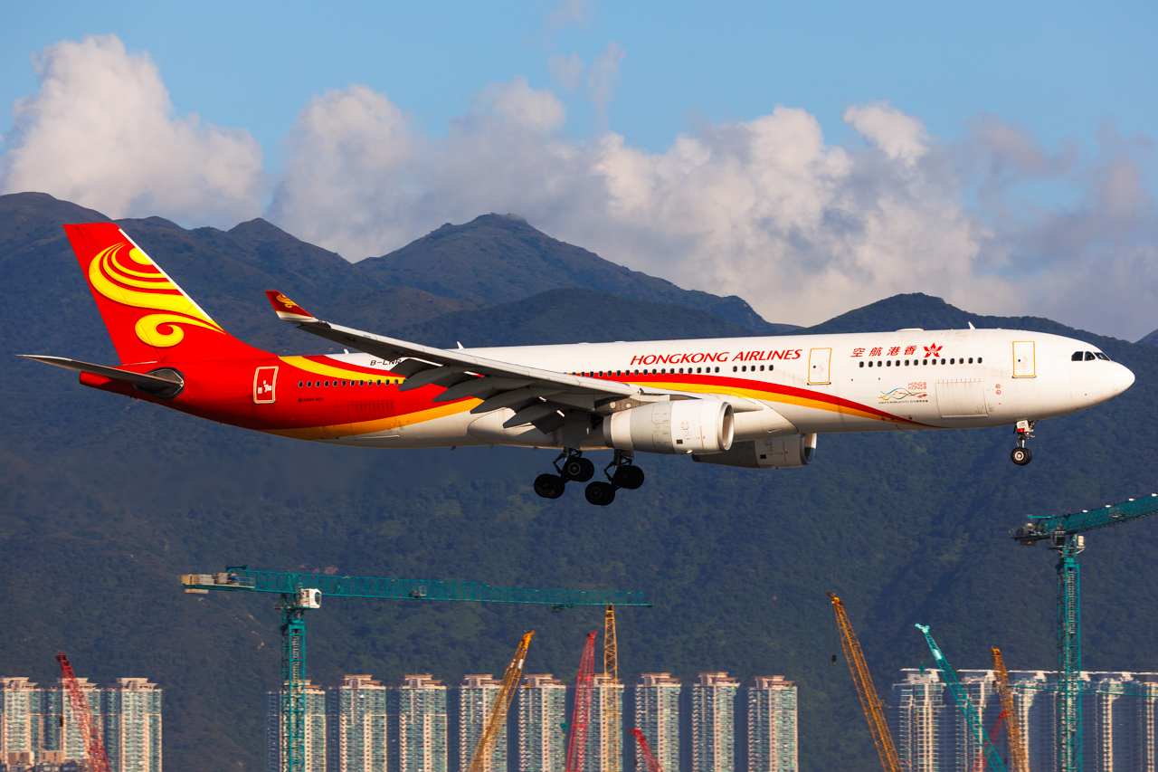 Full size: Hong Kong Airlines Airbus A330-300 B-LNR at Hong Kong International Airport