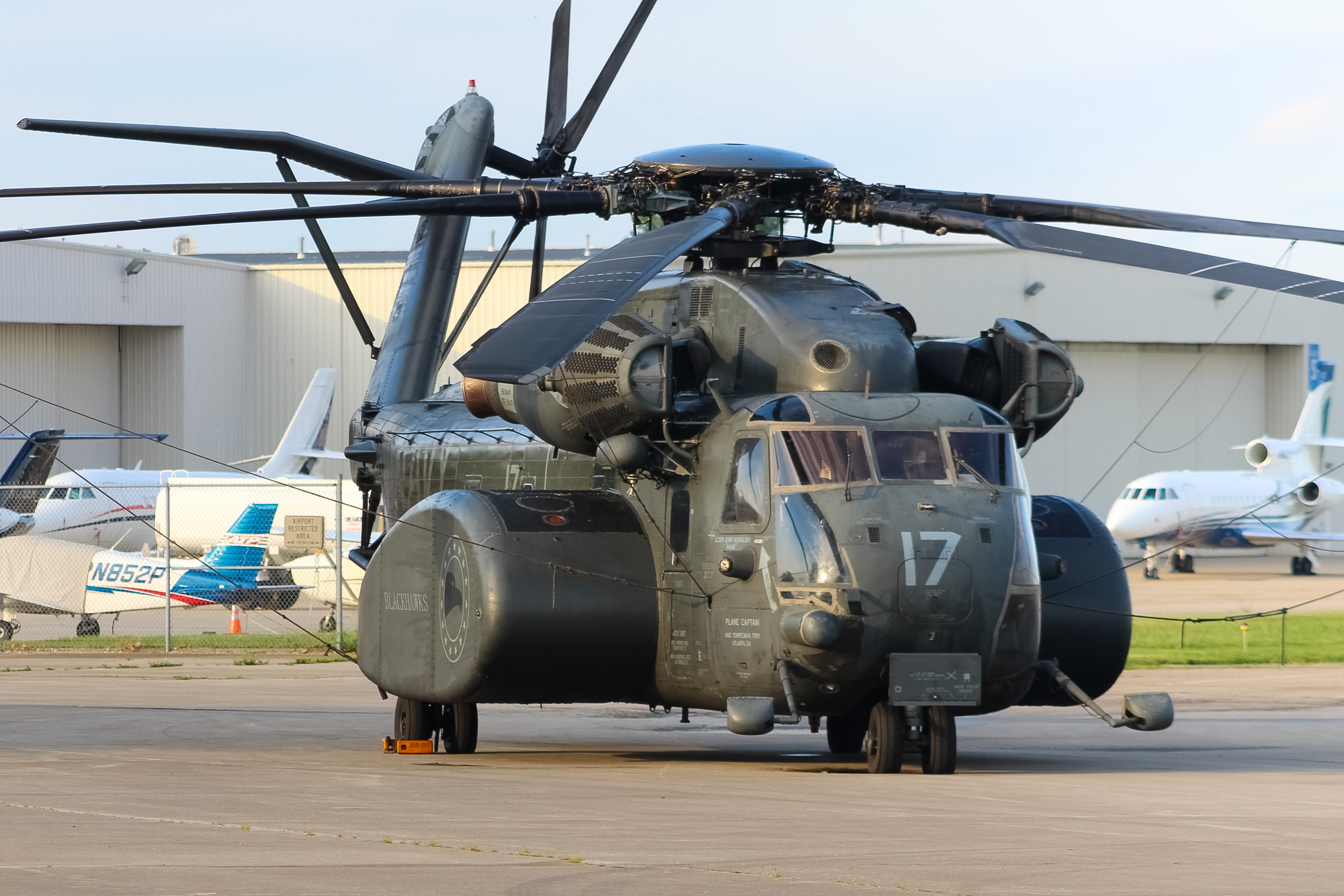 Full size: USN - United States Navy Sikorsky MH-53E Sea Dragon 162504 at Cincinnati Municipal Airport/Lunken Field